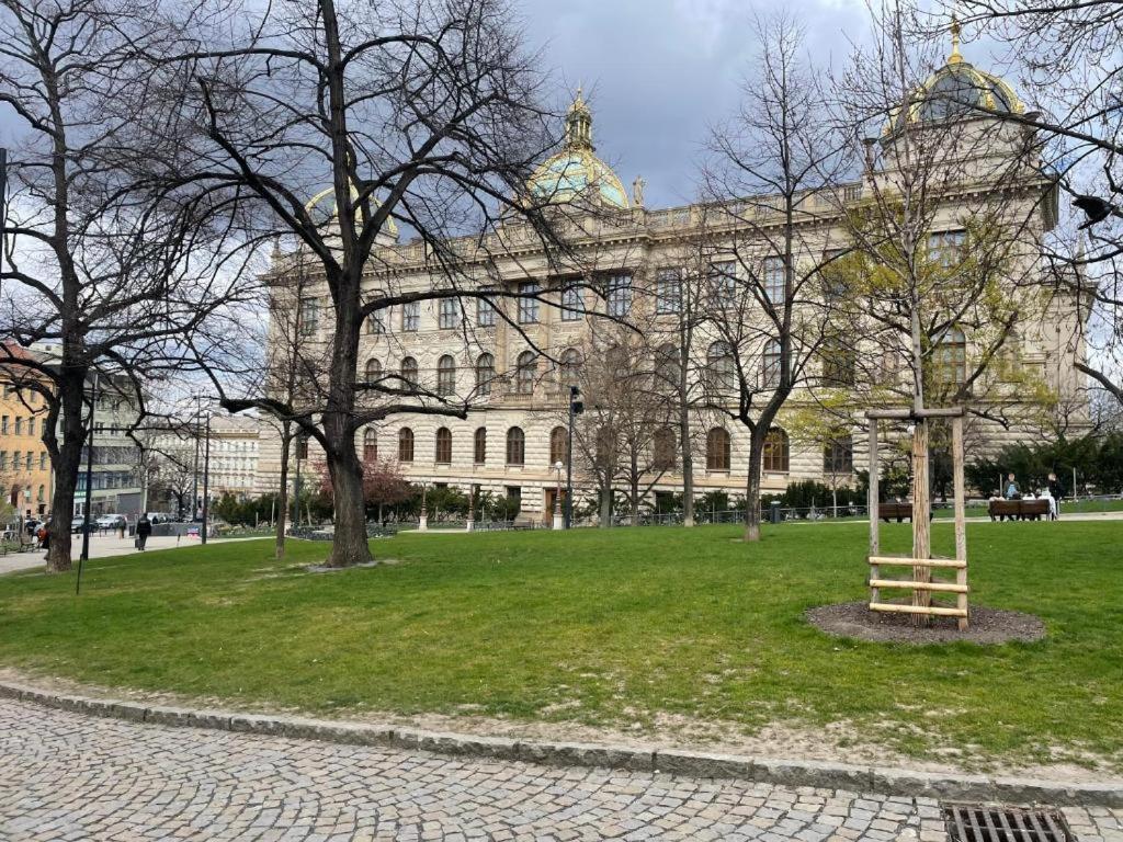 Apartment Celak In 1 On Metro Muzeum Prag