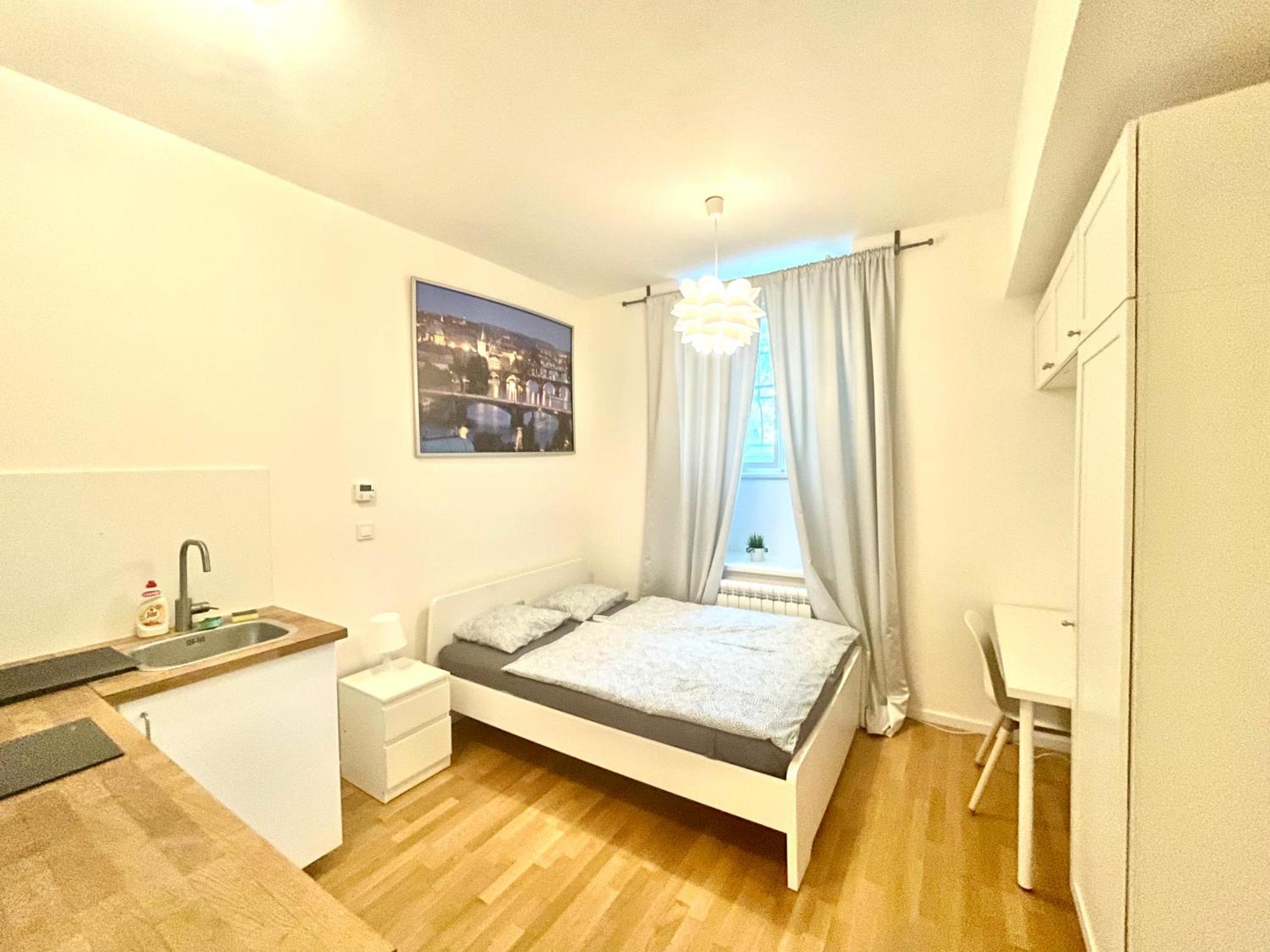Apartment Celak In 1 On Metro Muzeum Prag